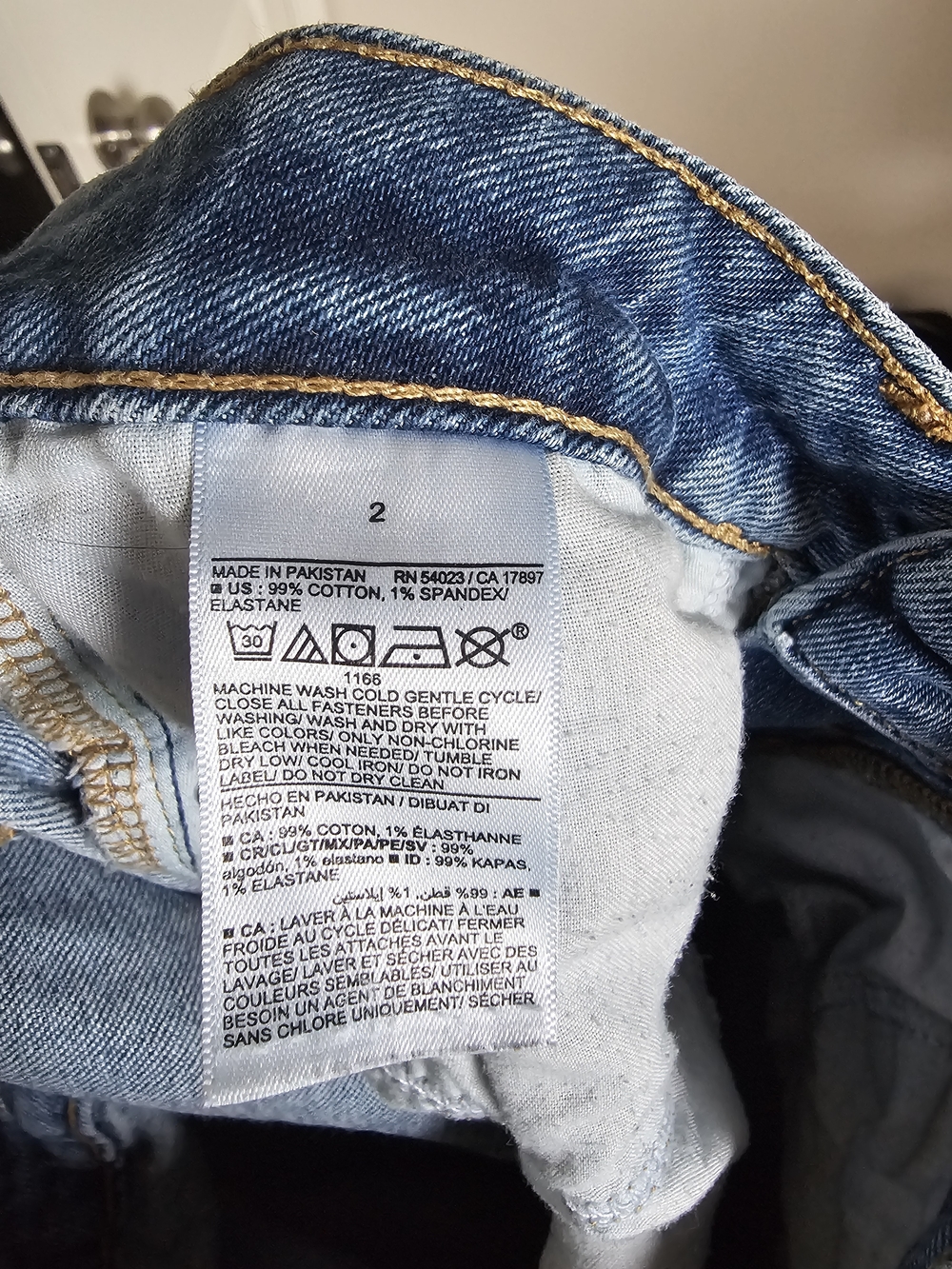 Old Navy High-Rise Straight Jeans in Medium Blue Wash - Picture 8 of 8